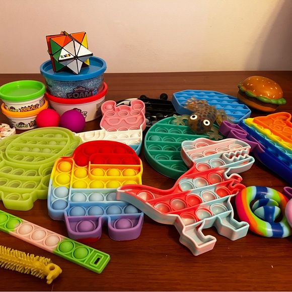 Giant Fidget Lot - Picture 2 of 7